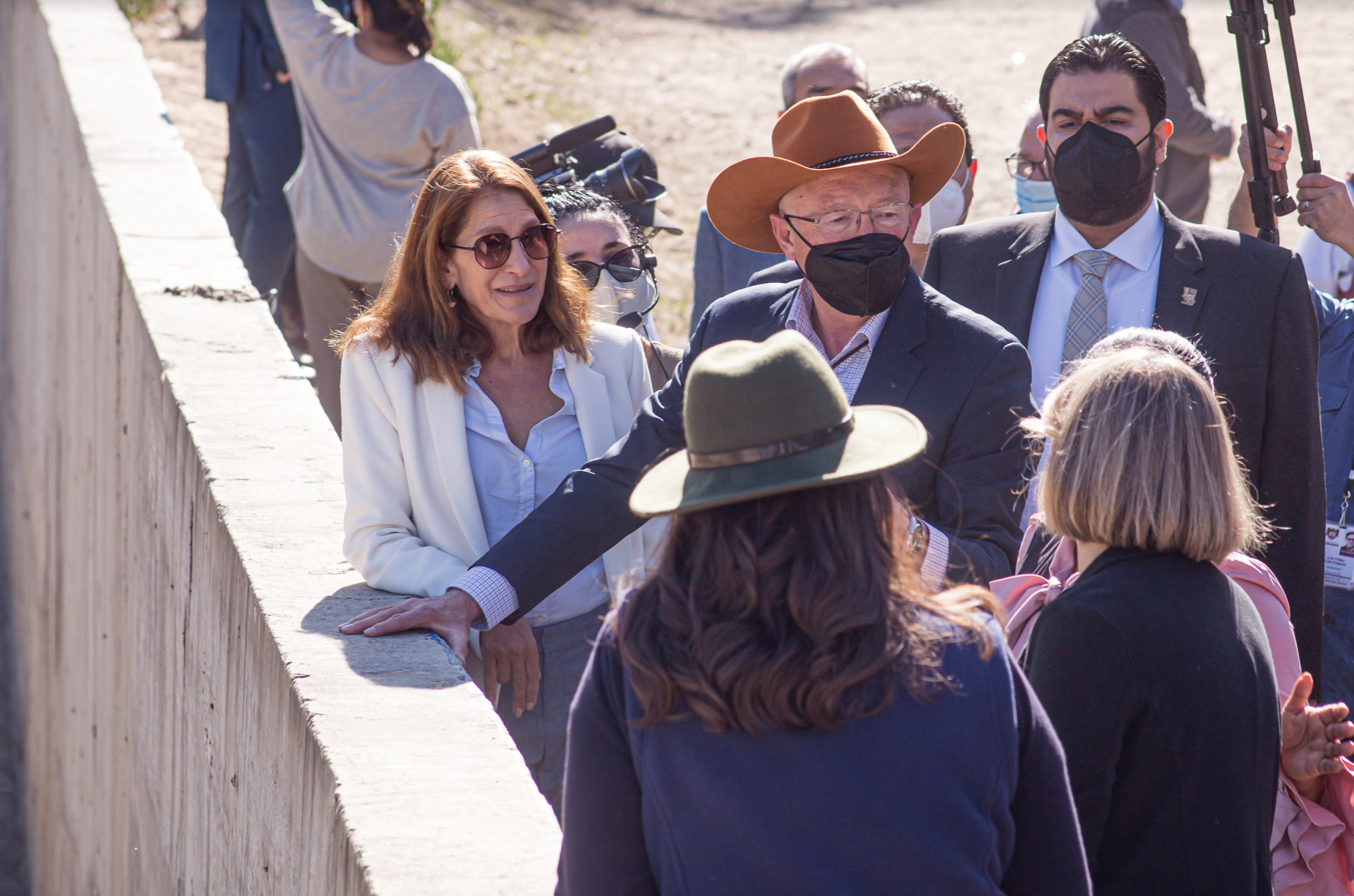 US AMBASSADOR TO MEXICO VISITS WILDCOAST PROJECT IN TIJUANA - WILDCOAST